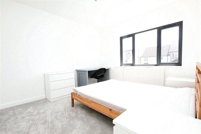 Property To Rent In Ibbetson Path, Loughton, IG10