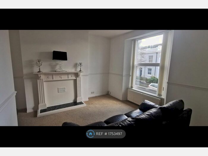 2 Bedroom Flat To Rent In Haddington Road, Plymouth, PL2