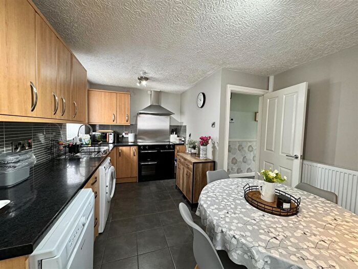 4 Bedroom Detached House For Sale In Ger Y Llan, Penrhyncoch, Aberystwyth, SY23