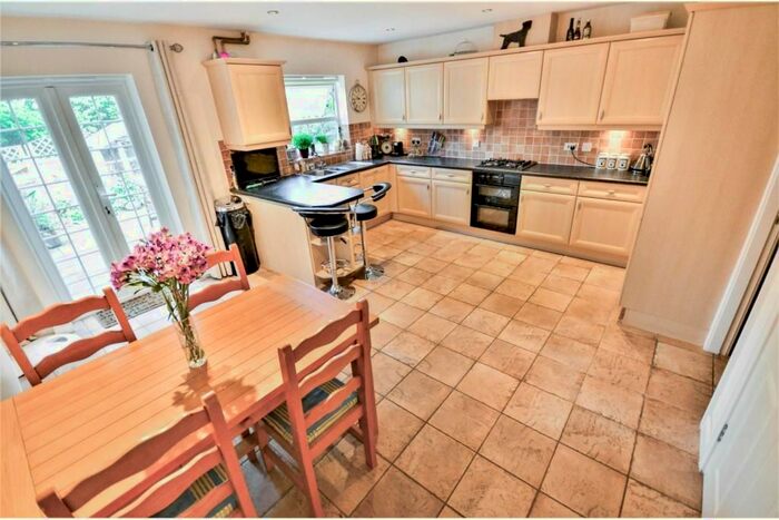 4 Bedroom Town House To Rent In Newitt Place, Southampton, SO16