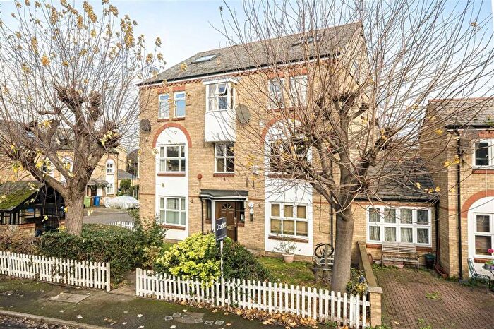 1 Bedroom Flat For Sale In Milton Close, Bermondsey, SE1