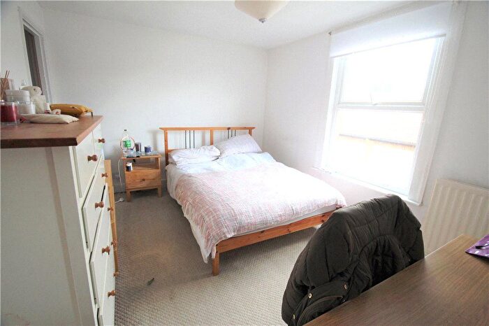 1 Bedroom Property To Rent In Kings Road, Egham, Surrey, Uk, TW20