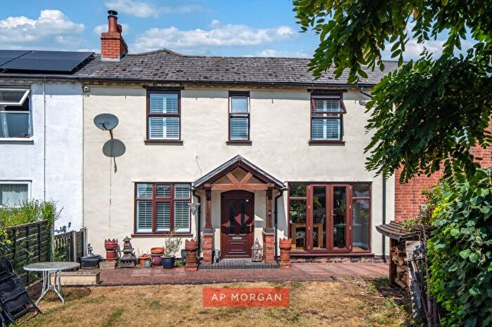 3 Bedroom Terraced House For Sale In Stourbridge Road, Bromsgrove, Worcestershire, B61