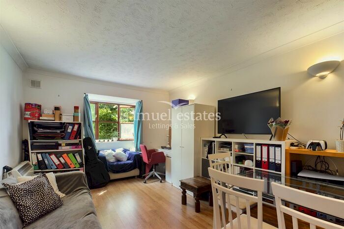 1 Bedroom Flat To Rent In Dukes Avenue, New Malden, KT3