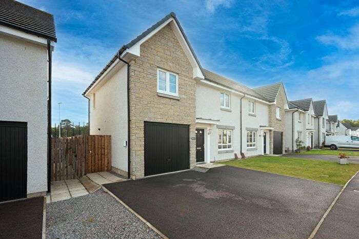 3 Bedroom Semi-detached House For Sale In Eilean Donan Road, Inverness, IV2