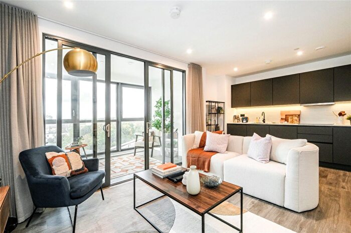 2 Bedroom Flat For Sale In Poplar Walk, Croydon, CR0