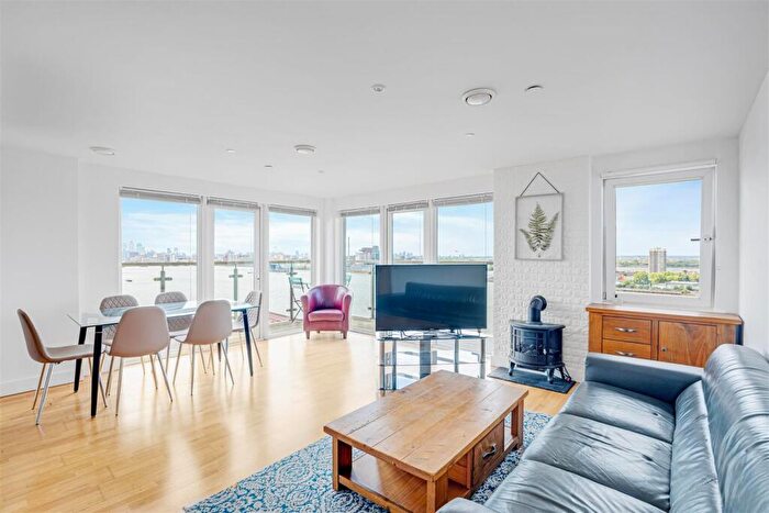 2 Bedroom Flat To Rent In Mizzen Mast House, Woolwich, SE18