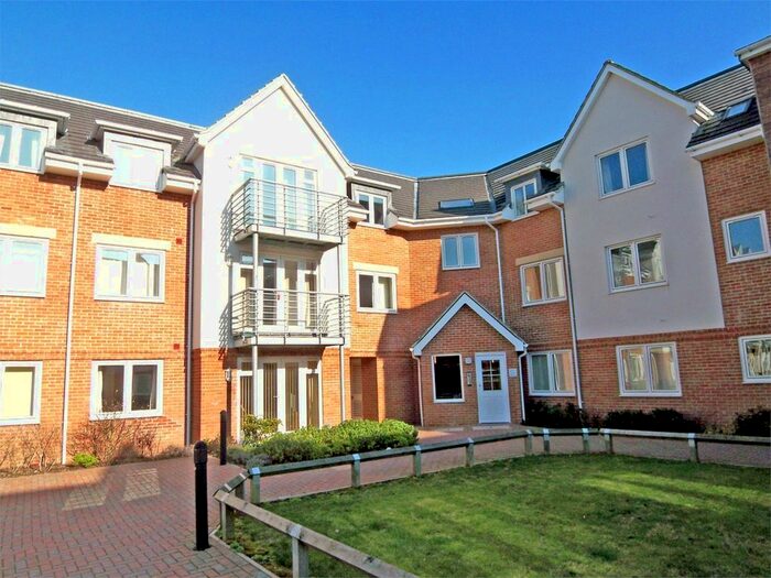2 Bedroom Flat To Rent In Old Dairy Close, Fleet, GU51