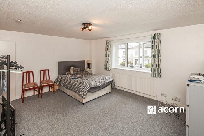 Studio To Rent In Bensham Manor Road, Thornton Heath, CR7