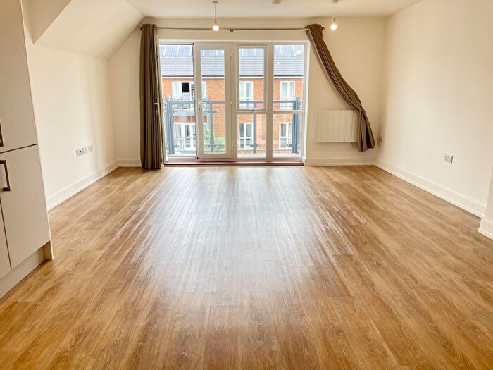 1 Bedroom Apartment To Rent In Holmbush Mews, Faygate, Horsham, RH12