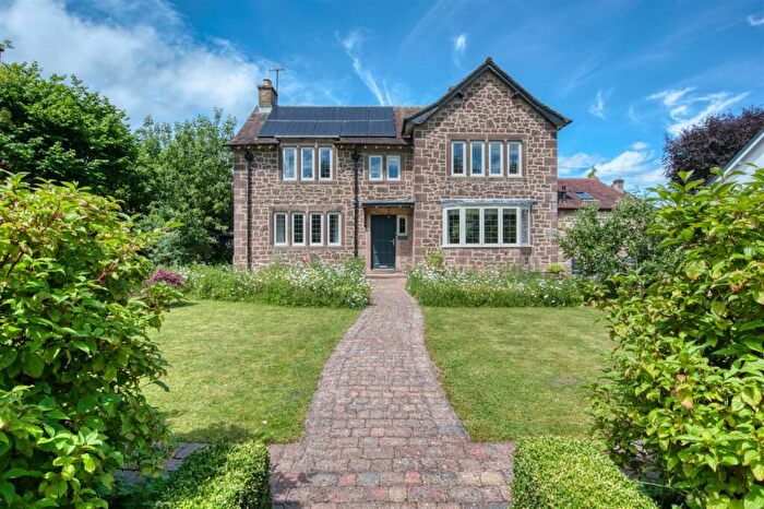 4 Bedroom Detached House For Sale In The Park, Bakewell, DE45