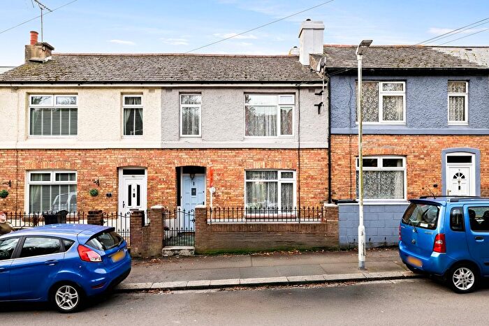 3 Bedroom Terraced House For Sale In Brookfield Avenue, Dover, CT16