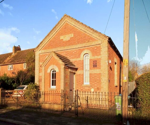 2 Bedroom Detached House To Rent In The Green, Aylesbury, Buckinghamshire, HP22