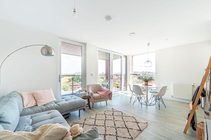2 Bedroom Flat For Sale In Press Road, Neasden, London, NW10