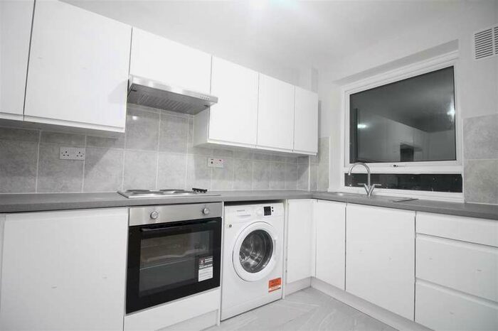 2 Bedroom Flat To Rent In London Road, Romford, RM7