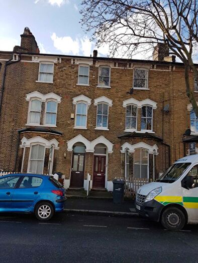 2 Bedroom Flat To Rent In Dalyell Road, Brixton, SW9