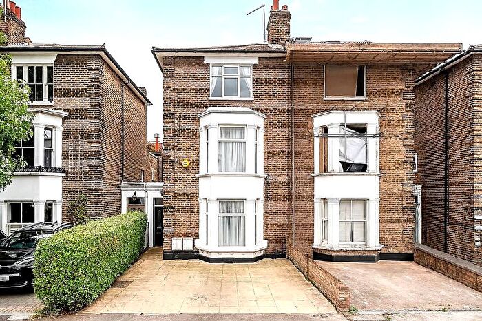 4 Bedroom Semi Detached House For Sale In Denmark Road, Ealing, W13