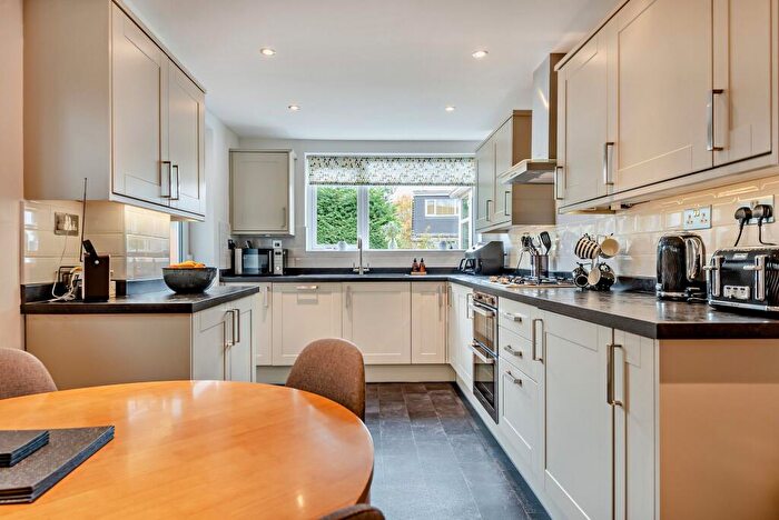 3 Bedroom Semi-Detached House For Sale In Broadway Avenue, Halesowen, B63