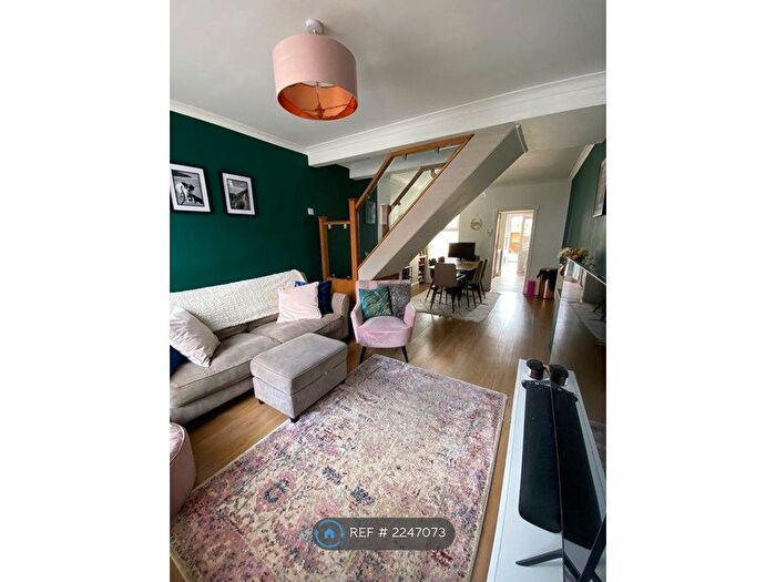 2 Bedroom Terraced House To Rent In North Road Avenue, Brentwood, CM14