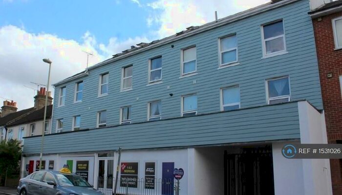 1 Bedroom Flat To Rent In Alderman House, Aldershot, GU11