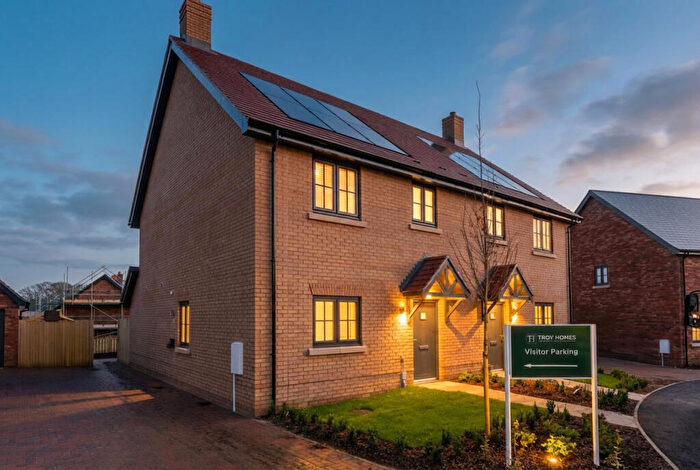 3 Bedroom Semi-Detached House For Sale In The Oaks, Stansted Mountfitchet, Essex, CM24