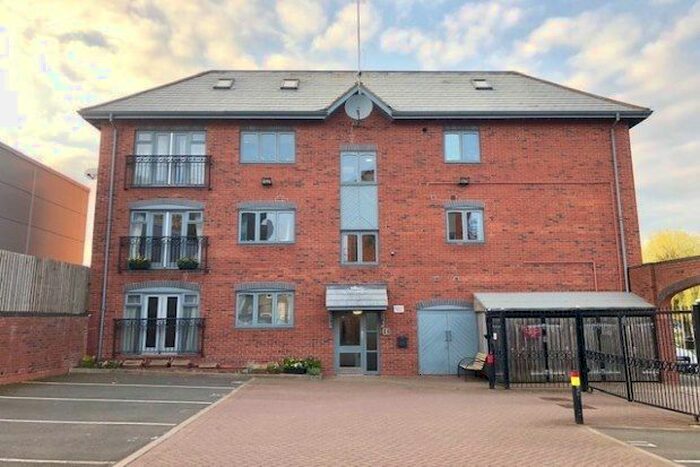 2 Bedroom Flat To Rent In South Street, Stafford, ST16