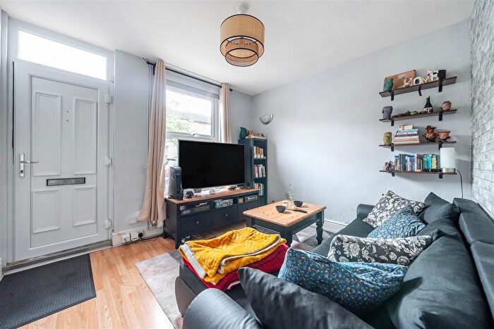 2 Bedroom Terraced House For Sale In Beaconsfield Street, Bedford, MK41