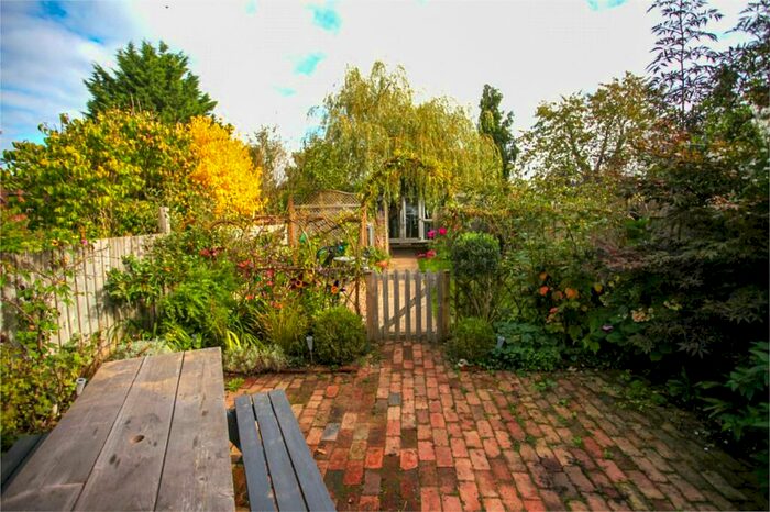 3 Bedroom Semi-Detached House For Sale In Waverley Avenue, Netley Abbey, Southampton, Hampshire, SO31