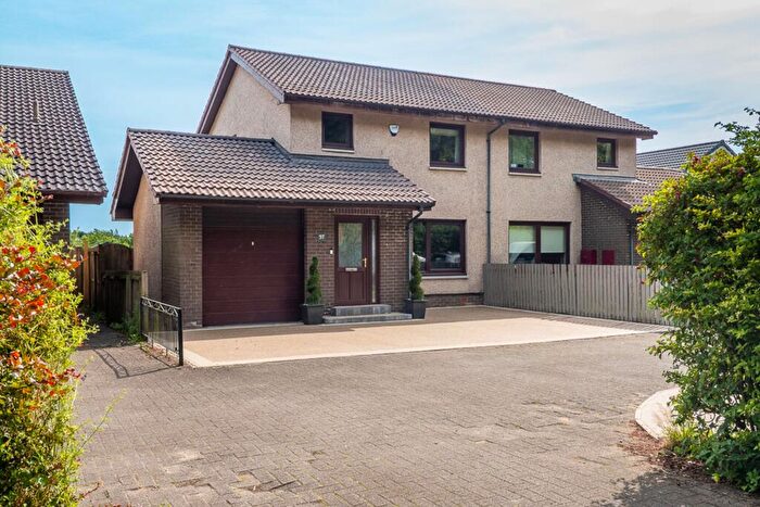 3 Bedroom Semi Detached House For Sale In Campsie Road, Milton Of Campsie, G66