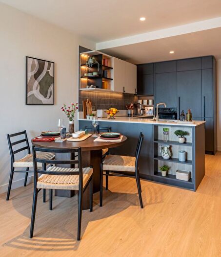 2 Bedroom Flat To Rent In Heart Of Hale Lane, Tottenham, London, N17