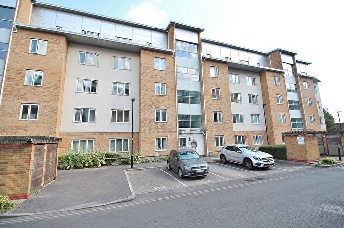 2 Bedroom Flat To Rent In Primrose Place, Isleworth, TW7
