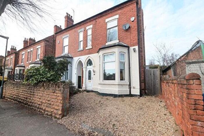 4 Bedroom Semi-Detached House To Rent In Chaworth Road, Nottingham, NG2