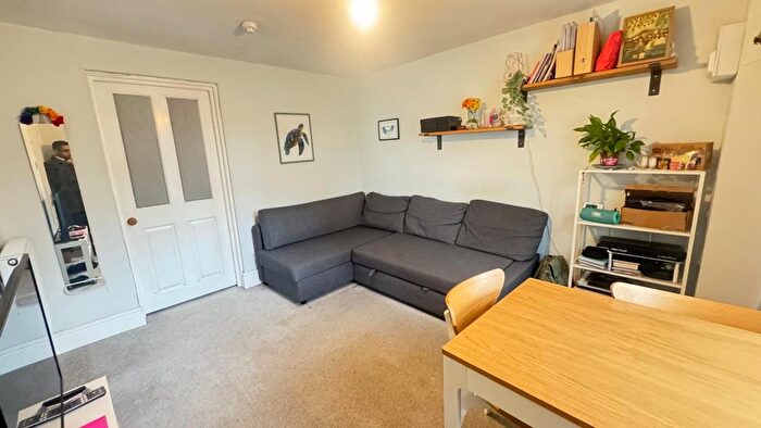 1 Bedroom Flat To Rent In Mina Road, St Werburghs, Bristol, BS2