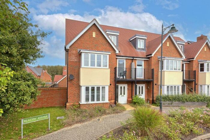 4 Bedroom Semi-Detached House To Rent In Beacon Avenue, Kings Hill, ME19