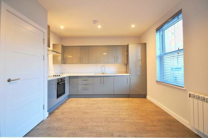 2 Bedroom Apartment To Rent In St. Ives Road, Maidenhead, Berkshire, SL6
