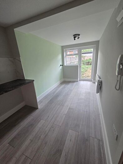 Studio To Rent In Elizabeth Avenue, Laleham, TW18