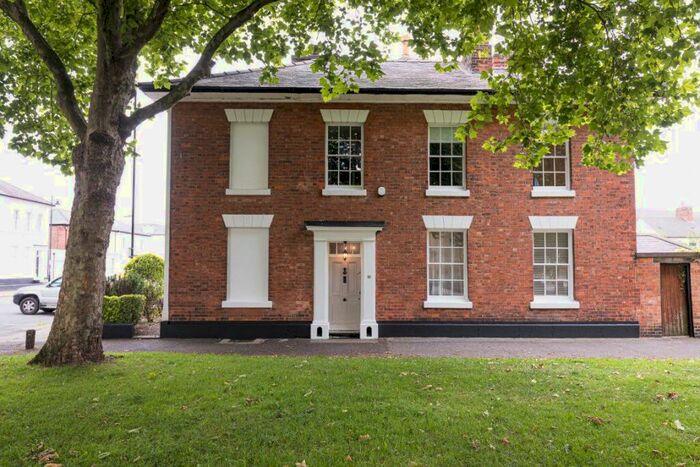 5 Bedroom House To Rent In South Street, DE1
