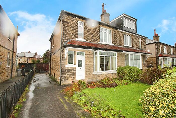 3 Bedroom Semi Detached House To Rent In Moorside Road, Bradford, BD2