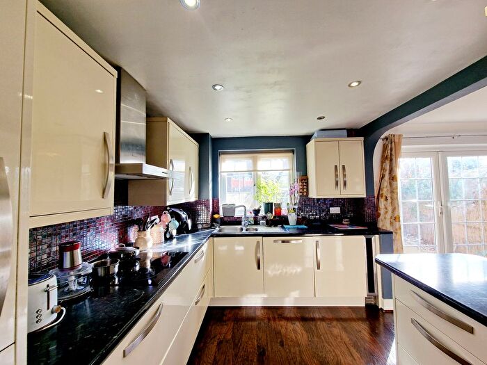 4 Bedroom Semi-Detached House To Rent In Pool Road, West Molesey, KT8