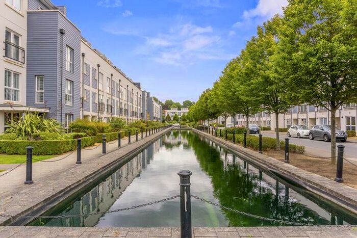 1 Bedroom Property To Rent In Canalside, Merstham, Redhill, RH1