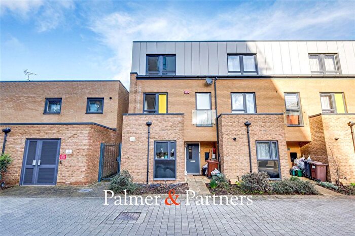 4 Bedroom End Terrace House For Sale In Dunn Side, Chelmsford, Essex, CM1