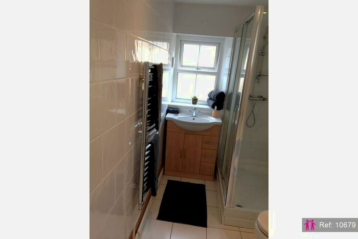 5 Bedroom Semi-Detached House To Rent In Tyfica Crescent, Pontypridd, CF37