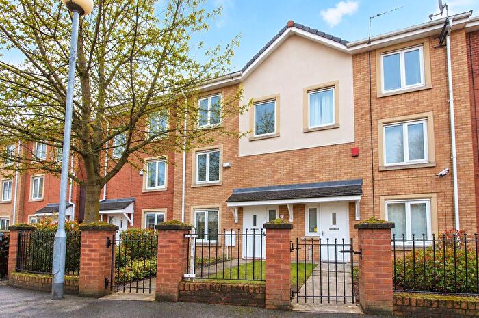 3 Bedroom Town House For Sale In Sadler Court, Hulme, Manchester, M15