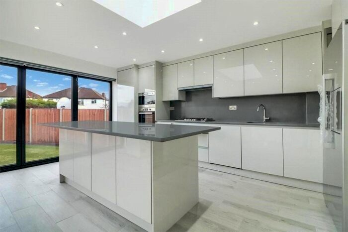 4 Bedroom Semi-Detached House To Rent In Melcombe Gardens, Harrow, HA3