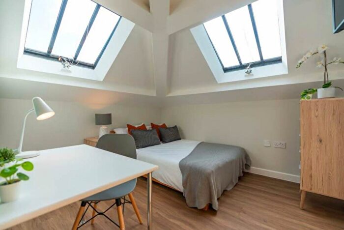 6 Bedroom House To Rent In Jesmond Road, Newcastle Upon Tyne, NE2