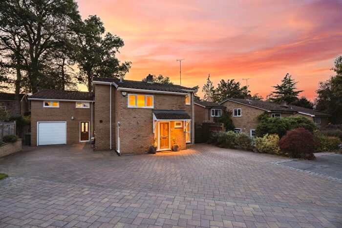 5 Bedroom Detached House For Sale In Chamberlains Gardens, Leighton Buzzard, Bedfordshire, LU7