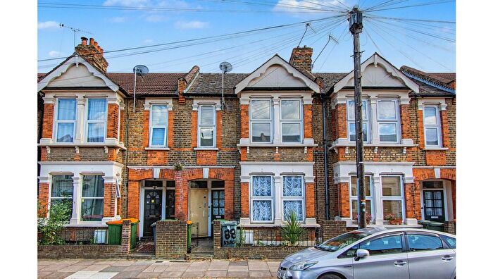 1 Bedroom Flat For Sale In First Floor Flat, Keogh Road, Stratford, London, E15