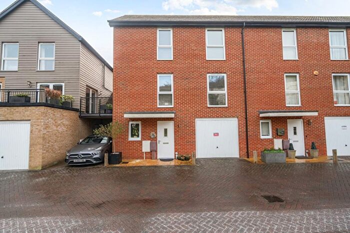 4 Bedroom Town House For Sale In Brunel Way, Havant, PO9