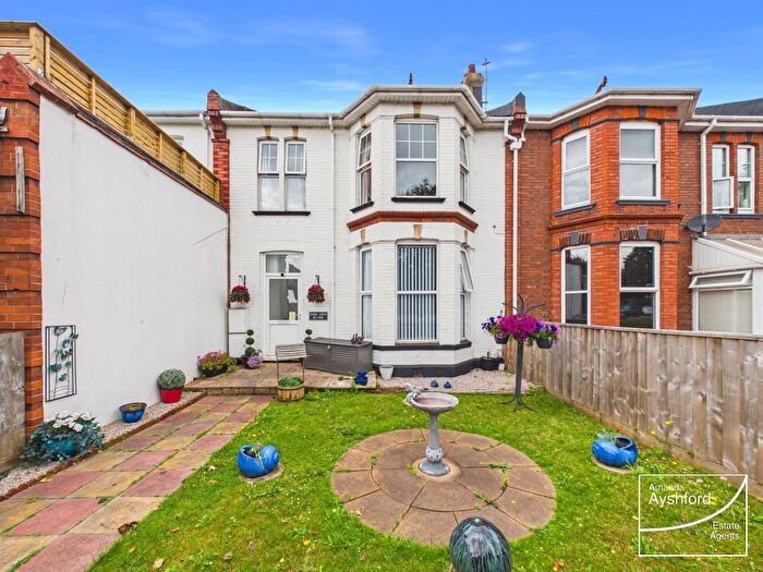2 Bedroom Flat For Sale In Torquay Road, Paignton, TQ3