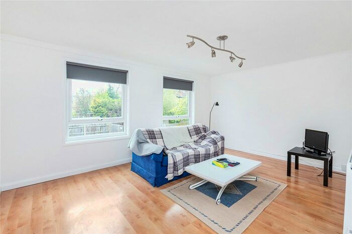 2 Bedroom Flat To Rent In Moyser Road, London, SW16